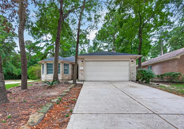 Photo 2 of Single family home for sale at 3 Steep Trl Pl, Conroe, TX 77385 | MLS# 76358238 | Listing updated on 2026-08-13