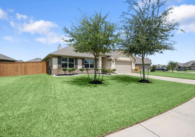 Photo 3 of Single family home for sale at 10203 Whitney Reach Dr, Rosharon, TX 77583 | MLS# 31534016 | Listing updated on 2026-10-02