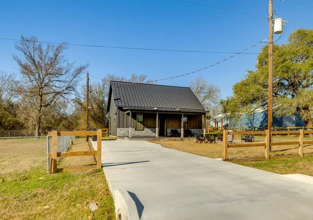 1st image of 205 Cedar Rd, Somerville, TX 77879 | MLS# 72130211