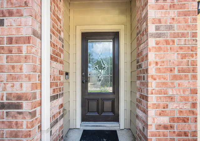 Photo 2 of Single family home for sale at 9719 Opal Rock Dr, Rosharon, TX 77583 | MLS# 35594232 | Listing updated on 2026-08-13