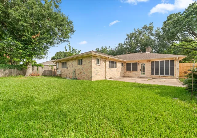 Photo 22 of Single family home for sale at 11415 Brk Meadows Ln, Meadows Place, TX 77477 | MLS# 89383313 | Listing updated on 2026-09-27