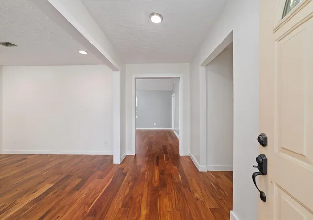 Photo 2 of Single family home for sale at 11415 Brk Meadows Ln, Meadows Place, TX 77477 | MLS# 89383313 | Listing updated on 2026-09-27