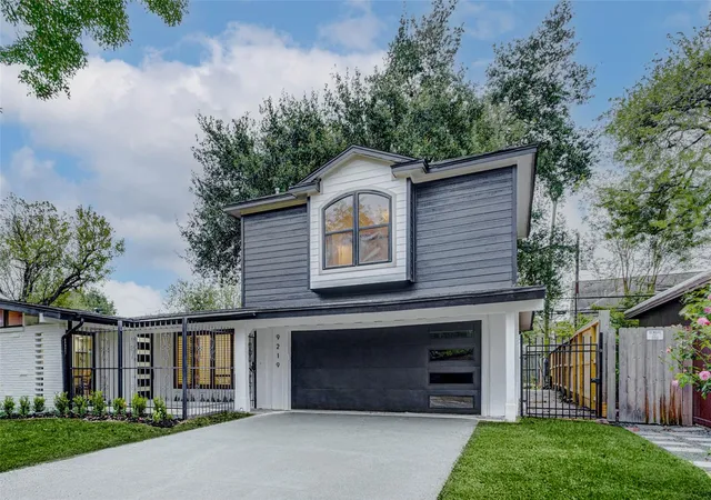 4th image of 9219 Timberside Dr, Houston, TX 77025 | MLS# 36853571