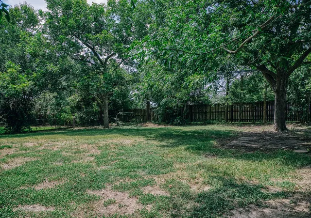 37th image of 2414 Airline Dr, Brenham, TX 77833 | MLS# 7534736