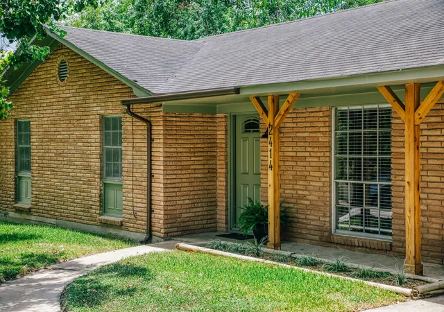 Photo 3 of Sale Pending at 2414 Airline Dr, Brenham, TX 77833 | MLS# 7534736 | Listing updated on 2026-10-05