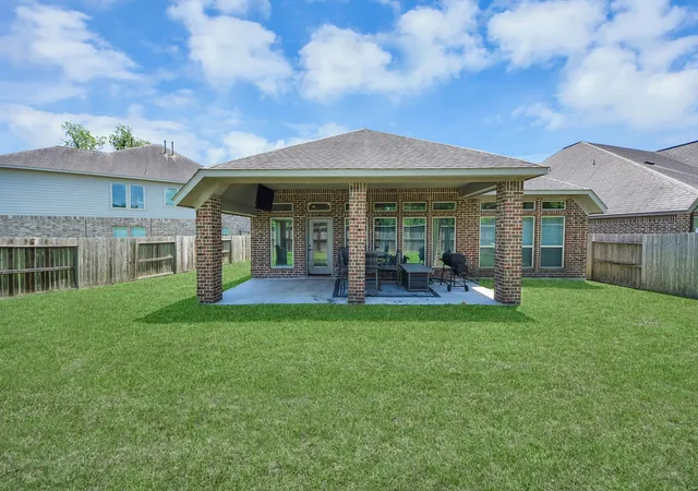 Photo 2 of Sale Pending at 2755 Parker Oak Pass, Missouri City, TX 77459 | MLS# 52081916 | Listing updated on 2026-09-23