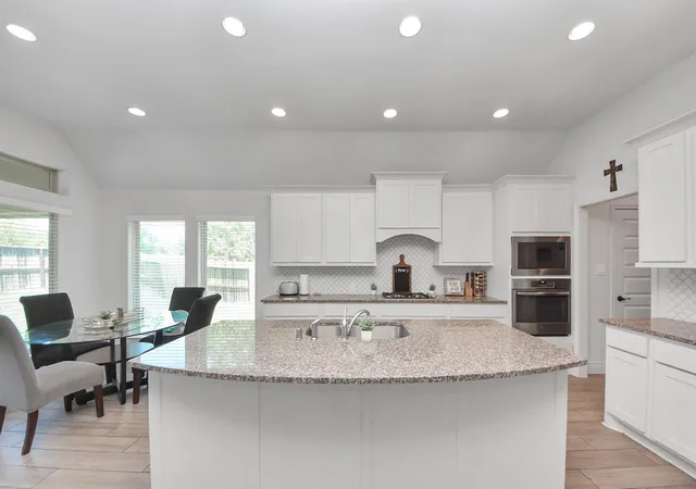 Photo 3 of Sale Pending at 2755 Parker Oak Pass, Missouri City, TX 77459 | MLS# 52081916 | Listing updated on 2026-09-23