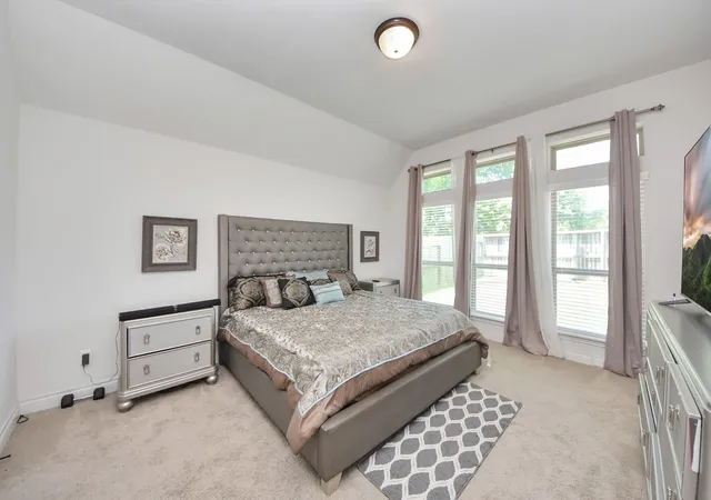 Photo 4 of Sale Pending at 2755 Parker Oak Pass, Missouri City, TX 77459 | MLS# 52081916 | Listing updated on 2026-09-23