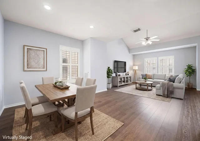 Photo 1 of Townhouse for sale at 934 W Heights Holw Ln, Houston, TX 77007 | MLS# 78959943 | Listing updated on 2026-09-12
