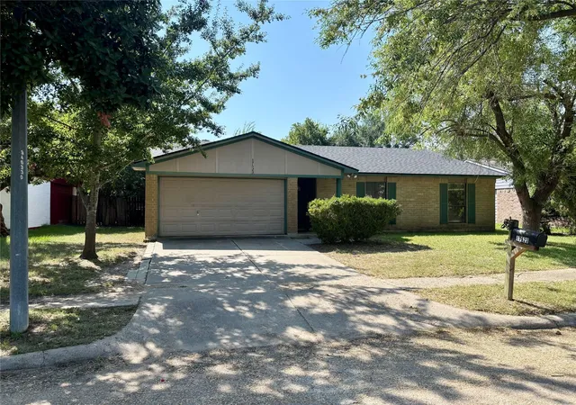 Photo 2 of Sale Pending at 17523 Fieldglen Dr, Houston, TX 77084 | MLS# 31474938 | Listing updated on 2026-09-10