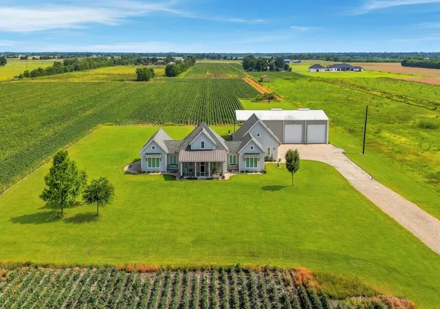 2nd image of 12030 County Line Rd, Wallis, TX 77485 | MLS# 66737001