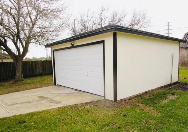 10th image of 1109 N Avenue N, Freeport, TX 77541 | MLS# 83952909