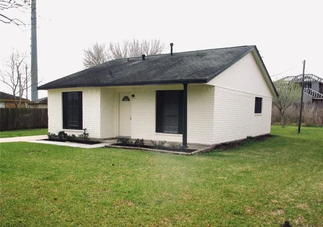 2nd image of 1109 N Avenue N, Freeport, TX 77541 | MLS# 83952909