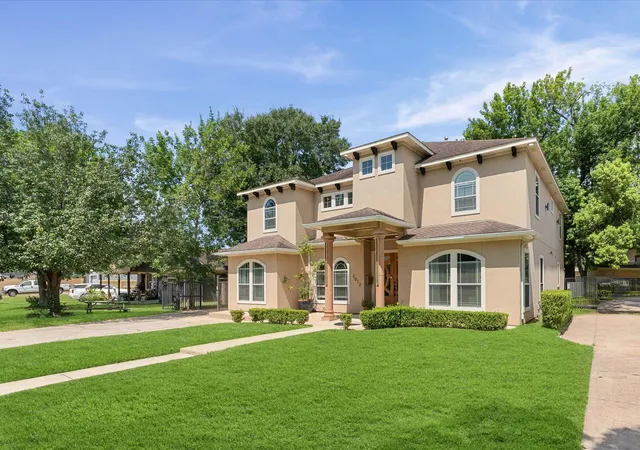 Photo 2 of Single family home for sale at 2012 Forest Hl Blvd, Houston, TX 77023 | MLS# 77759825 | Listing updated on 2026-08-15