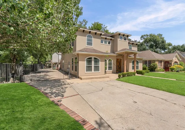 Photo 3 of Single family home for sale at 2012 Forest Hl Blvd, Houston, TX 77023 | MLS# 77759825 | Listing updated on 2026-08-15