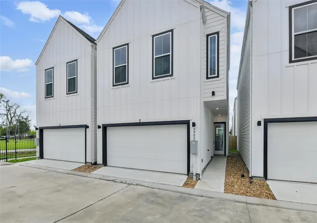 Photo 1 of Single family home for sale at 9902 Clark Rd #B, Houston, TX 77076 | MLS# 34209684 | Listing updated on 2026-08-14