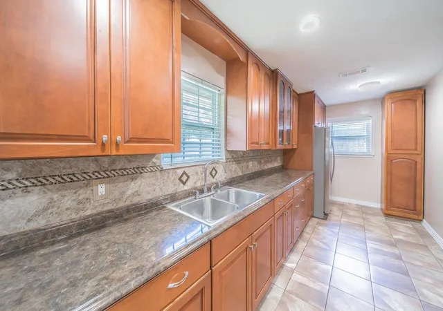 Photo 4 of Single family home for sale at 9517 Truscon Dr, Houston, TX 77080 | MLS# 37598708 | Listing updated on 2026-09-12