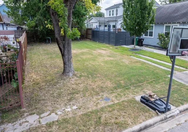 15th image of 3112 Hyacinth St, Houston, TX 77009 | MLS# 55952237