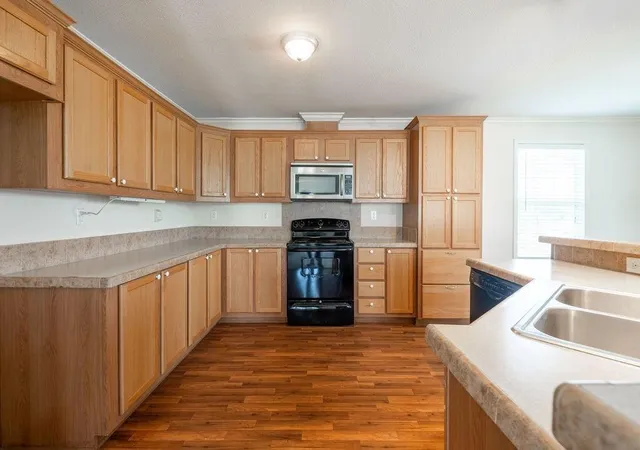 Photo 2 of Single family home for sale at 635 8th Street, Dickinson, TX 77539 | MLS# 73945342 | Listing updated on 2026-08-11