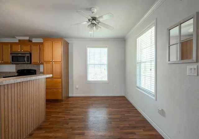 Photo 4 of Single family home for sale at 635 8th Street, Dickinson, TX 77539 | MLS# 73945342 | Listing updated on 2026-08-11