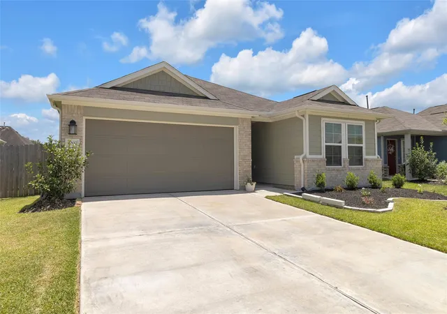 2nd image of 1207 Cavalry Junction Dr, Alvin, TX 77511 | MLS# 21369463