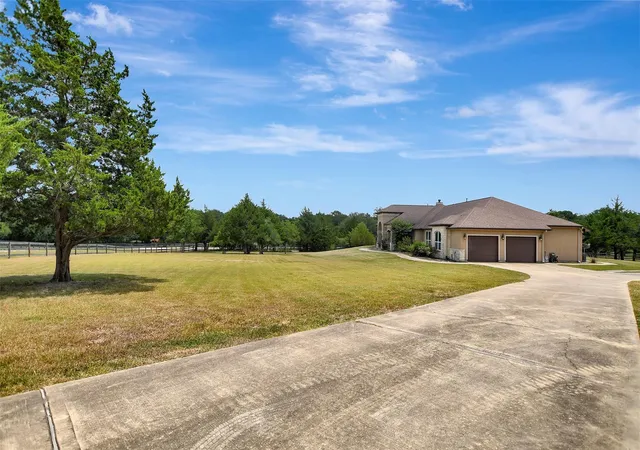3rd image of 690 Meadow Bend Rd, Bellville, TX 77418 | MLS# 11771472