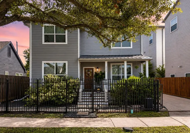 1st image of 2809 Palm St, Houston, TX 77004 | MLS# 33481831