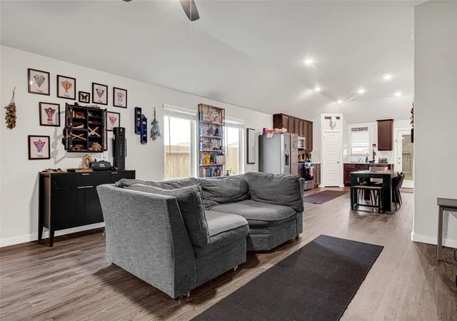 Photo 2 of Single family home for sale at 322 Pickwick Gdns Ln, Magnolia, TX 77354 | MLS# 22334482 | Listing updated on 2026-08-12