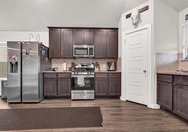 Photo 4 of Single family home for sale at 322 Pickwick Gdns Ln, Magnolia, TX 77354 | MLS# 22334482 | Listing updated on 2026-08-12