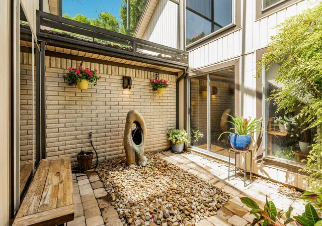 Photo 4 of Single family home for sale at 101 Huckleberry Dr, Lake Jackson, TX 77566 | MLS# 77011702 | Listing updated on 2026-09-18