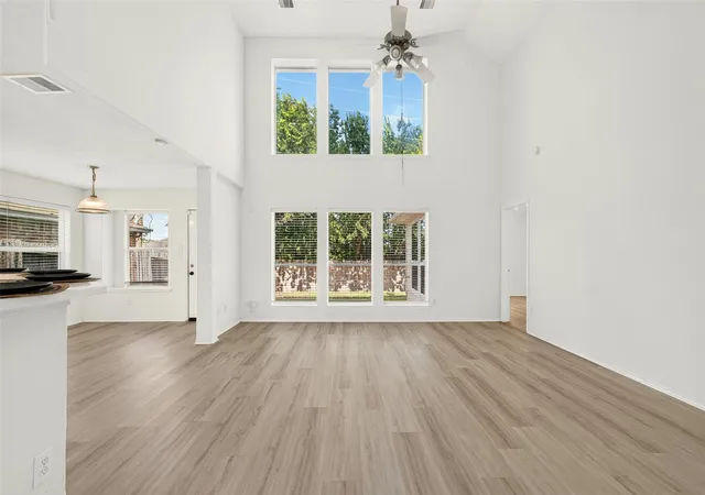 Photo 3 of Single family home for sale at 7235 Glacier Crk Dr, Houston, TX 77083 | MLS# 70996850 | Listing updated on 2026-08-16
