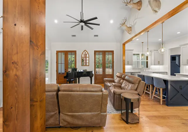 4th image of 526 Piney Creek Rd, La Grange, TX 78945 | MLS# 91414164