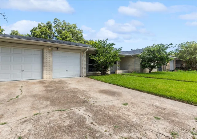 2nd image of 7 Richards Cts, La Marque, TX 77568 | MLS# 29043743