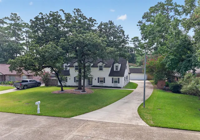 Photo 3 of Single family home for sale at 6527 Apple Valley Ln, Houston, TX 77069 | MLS# 77785971 | Listing updated on 2026-09-04