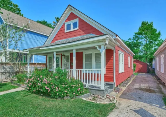 3rd image of 219 W 13Th St, Houston, TX 77008 | MLS# 43224419