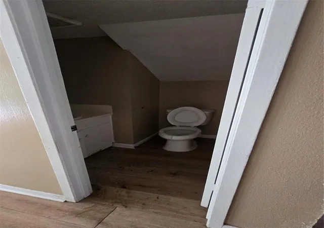 5th image of 1403 Blalock Rd #14, Houston, TX 77055 | MLS# 40432393
