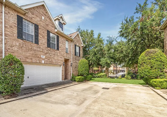 2nd image of 2838 Briarhurst Park, Houston, TX 77057 | MLS# 9856070