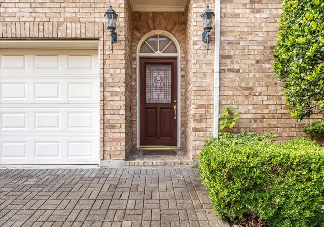 image of 2838 Briarhurst Park, Houston, TX 77057 | MLS# 9856070