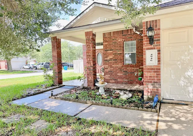 Photo 3 of Single family home for sale at 4946 Kasos Isle Dr, Spring, TX 77388 | MLS# 70430197 | Listing updated on 2026-08-14