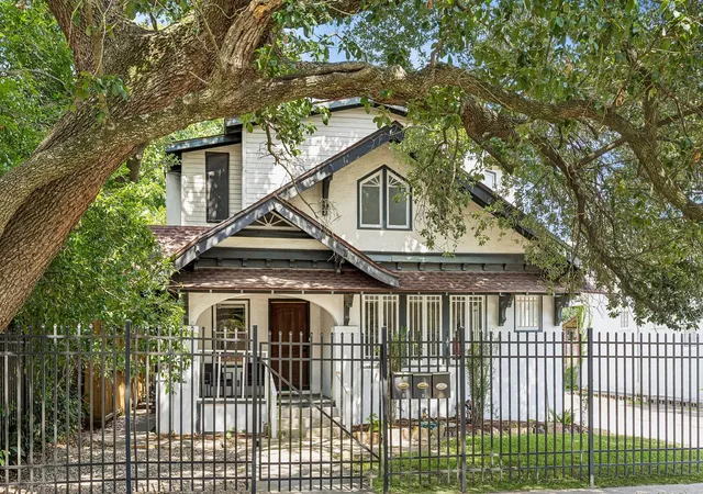 Photo 27 of Sale Pending at 3613 Audubon Pl, Houston, TX 77006 | MLS# 42397893 | Listing updated on 2026-10-09