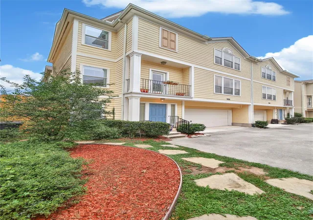 Photo 2 of Townhouse for sale at 1612 W 25th Street, Houston, TX 77008 | MLS# 6699133 | Listing updated on 2026-08-13