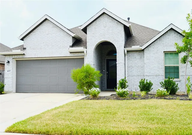 Photo 3 of Sale Pending at 4227 Sterling View Blvd, Baytown, TX 77521 | MLS# 18804191 | Listing updated on 2026-09-15