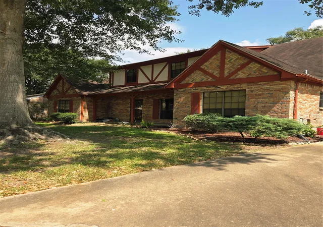 Photo 3 of Single family home for sale at 2310 Deer Meadow Dr, Missouri City, TX 77489 | MLS# 276259 | Listing updated on 2026-08-11