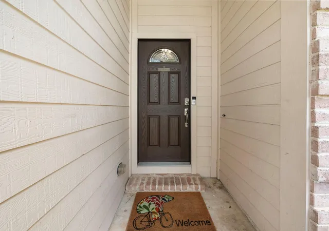 5th image of 911 Sugardale Ct, Sugar Land, TX 77498 | MLS# 71897662