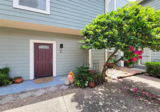 Photo 2 of Condo for sale at 4225 Purdue St #C, Houston, TX 77005 | MLS# 30753514 | Listing updated on 2026-09-15