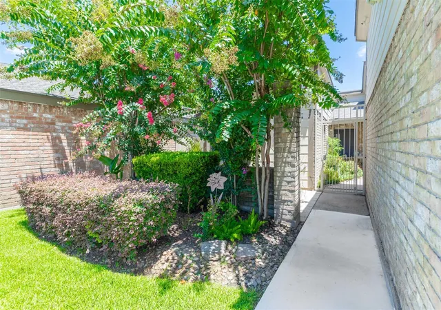 2nd image of 6339 Briar Terrace Dr, Houston, TX 77072 | MLS# 62952896