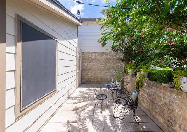 5th image of 6339 Briar Terrace Dr, Houston, TX 77072 | MLS# 62952896