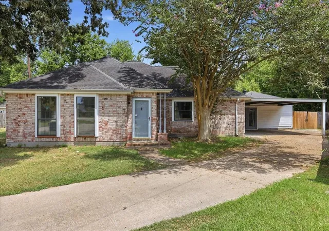 2nd image of 7215 Pleasant Bend Dr, Beaumont, TX 77708 | MLS# 47565103