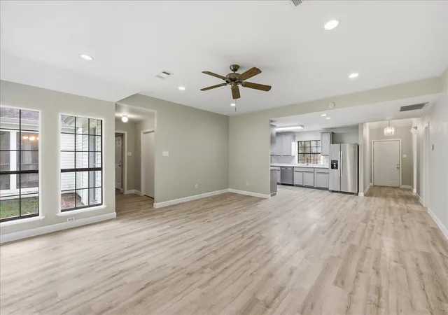 4th image of 7215 Pleasant Bend Dr, Beaumont, TX 77708 | MLS# 47565103