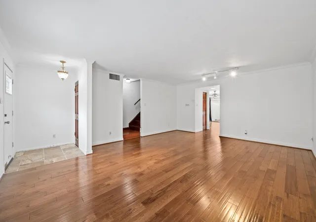 2nd image of 5819 Valley Forge Dr #91, Houston, TX 77057 | MLS# 72563039